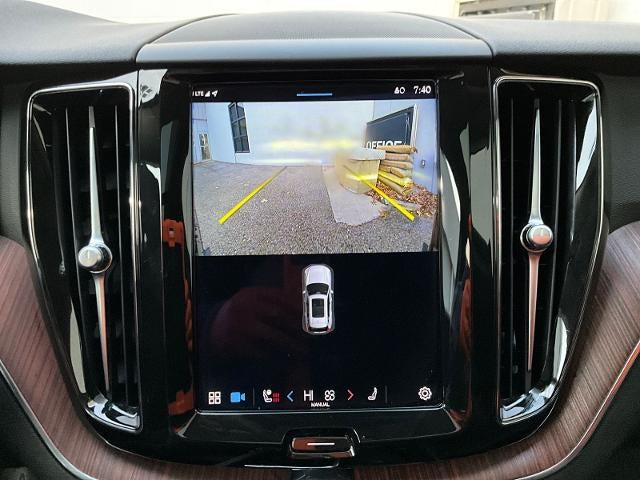 2023 Volvo XC60 Plus Dark Theme