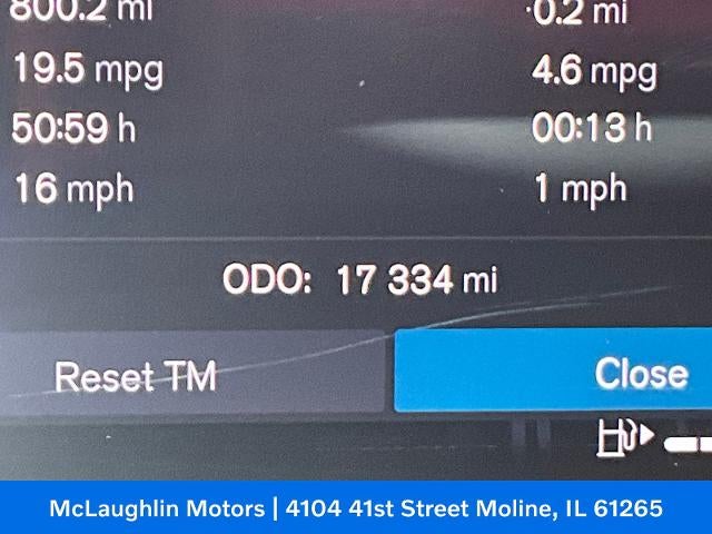 2023 Volvo XC40 Plus Bright Theme
