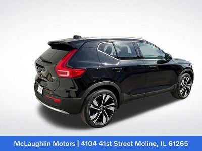 2023 Volvo XC40 Plus Bright Theme