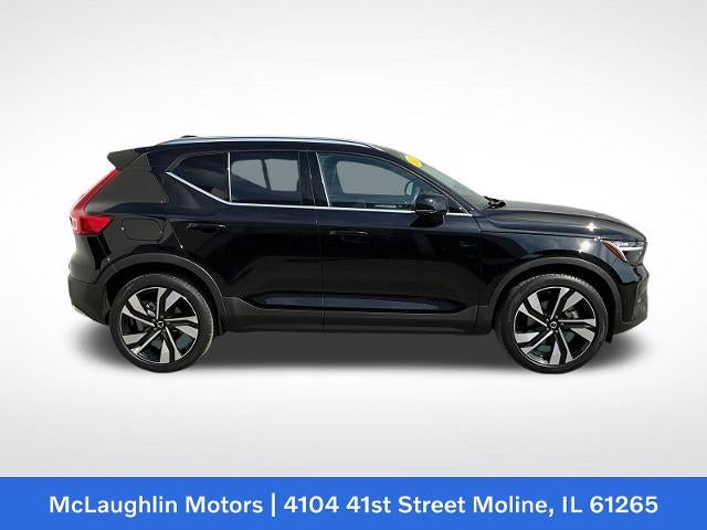 2023 Volvo XC40 Plus Bright Theme