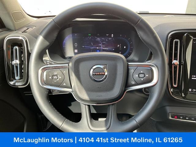 2023 Volvo XC40 Plus Bright Theme