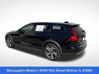 2023 Volvo V60 Cross Country Plus