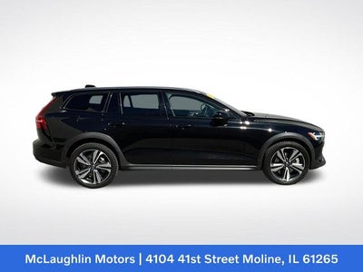 2023 Volvo V60 Cross Country Plus